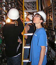 High school student Ike Swetlitz examines the DZero detector. Photo: Marc Swetlitz