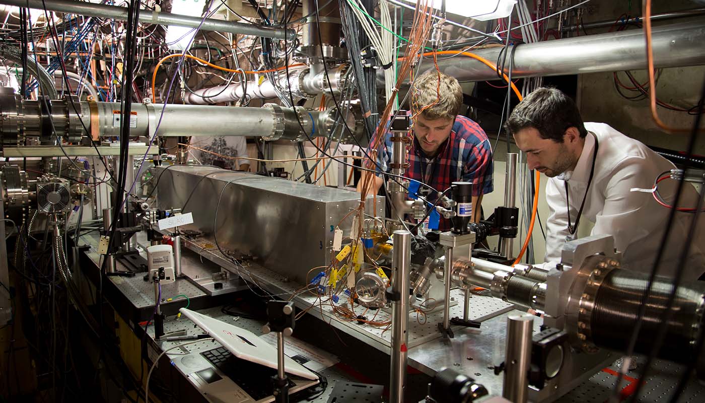 Spencer Gessner, and Sebastien Corde monitor pairs of electron bunches at th Facility for Advanced Accelerator Experimental Test