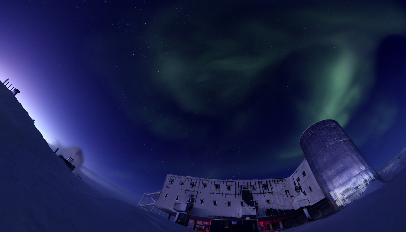 Photo of South Pole Telescope southern lights